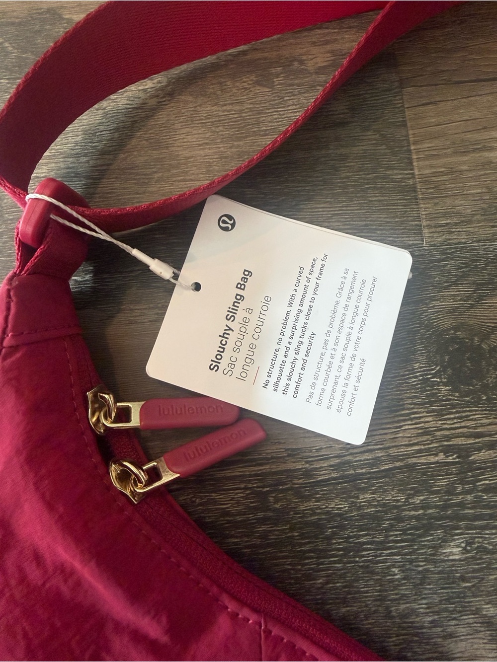 lululemon athletica slouchy sling bag 6L berry rumble NWT - Picture 4 of 4